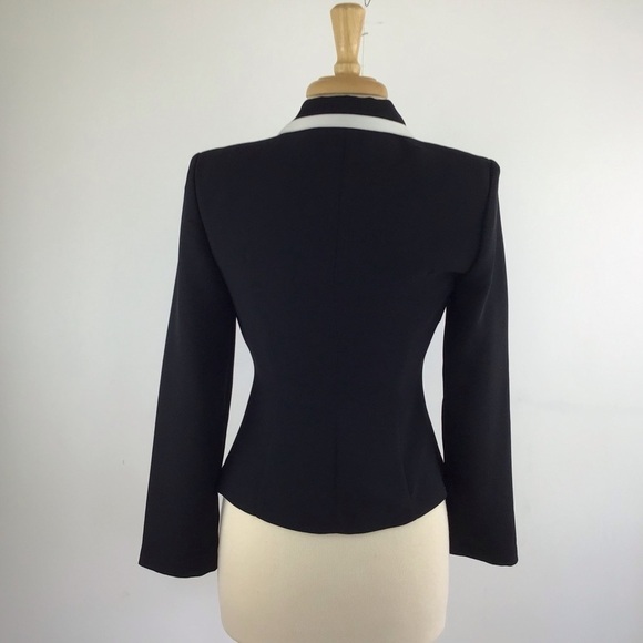 Amanda Smith Petite fitted black jacket with white trim. Size 2P - Picture 3 of 6